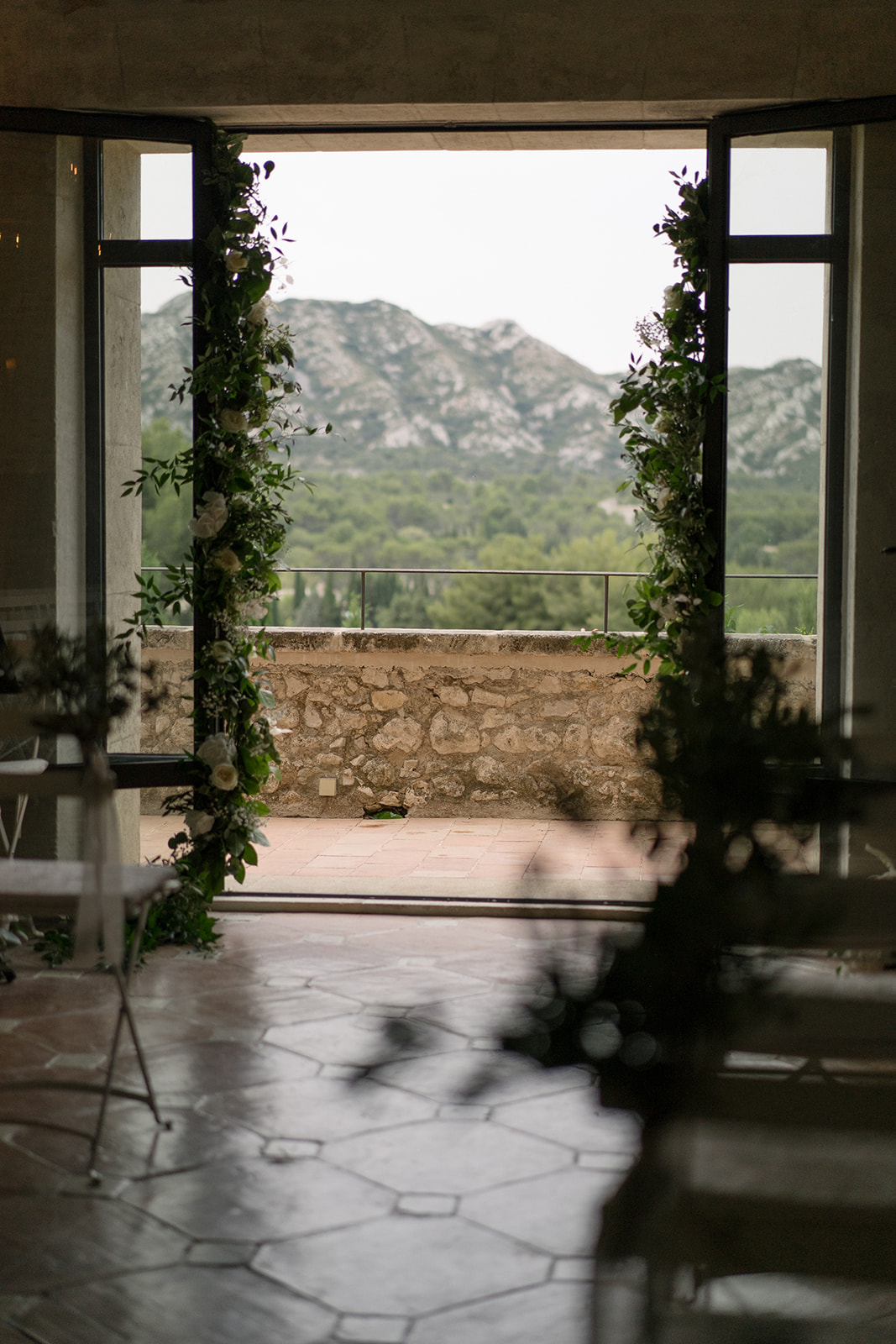 Sarah et Sasha · mariage nature chic Eygalières